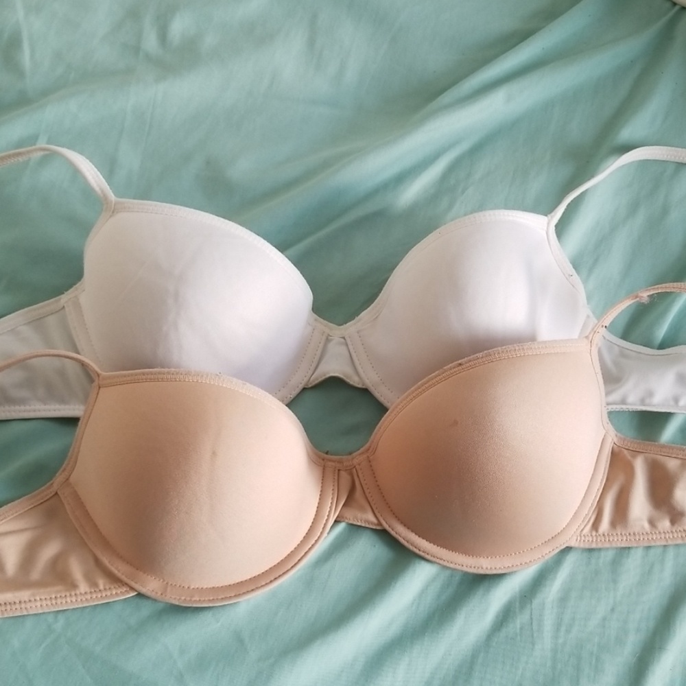 30% off if bundled w/another item! Bra set